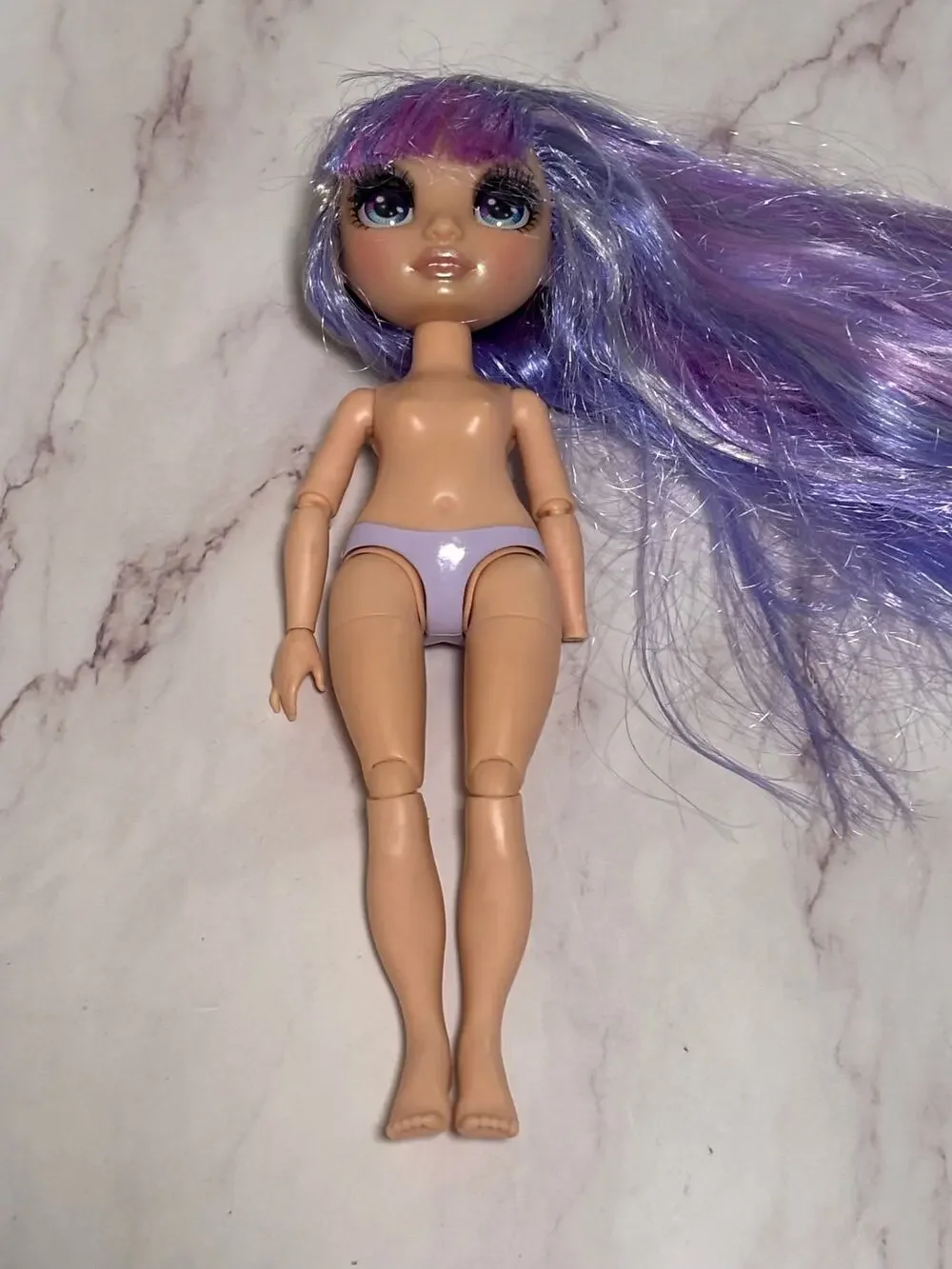 Rainbow High Junior Violet Willow 9